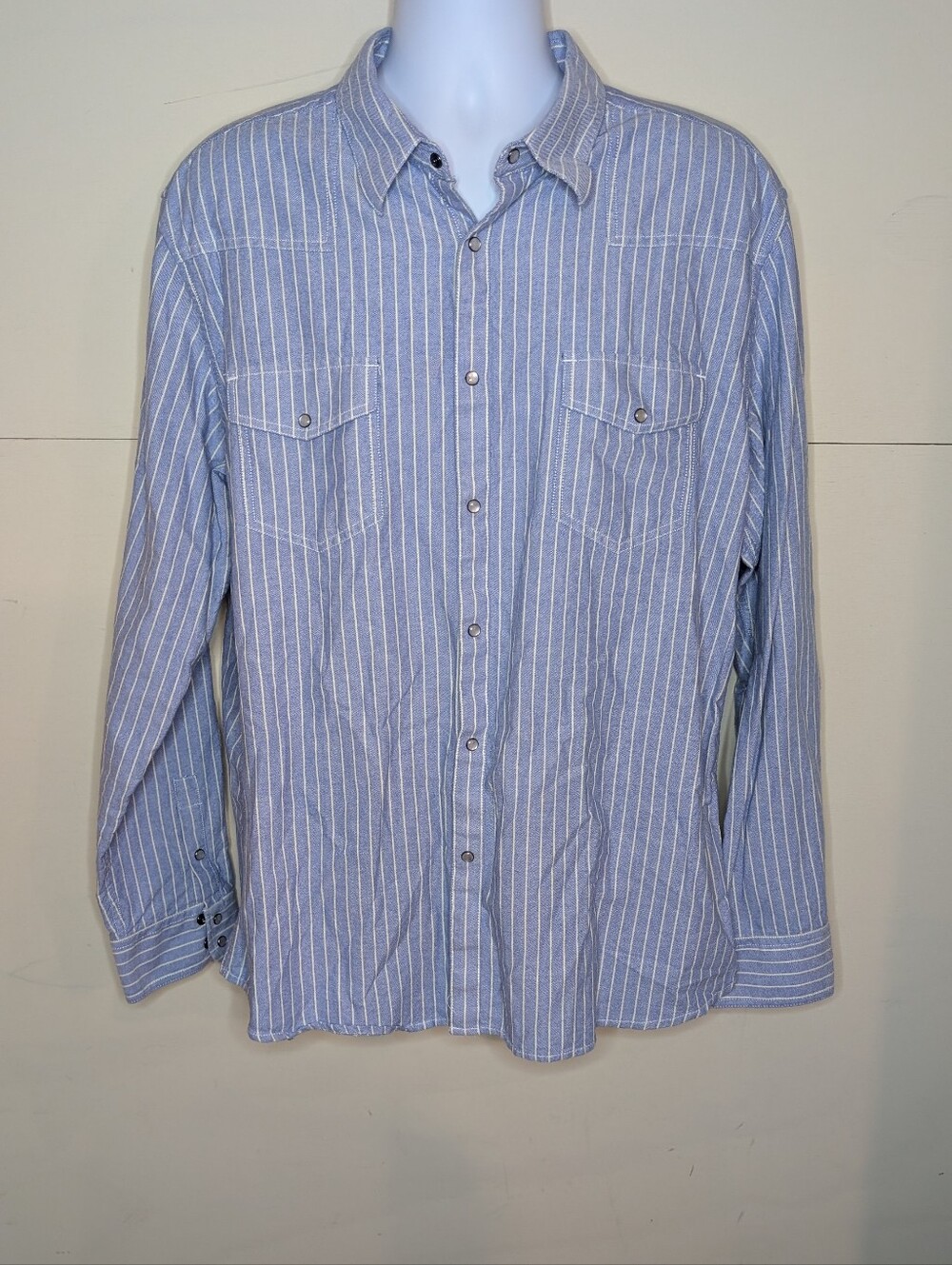 Kenneth Cole Reaction Button Down Shirt Light Blue Cotton White Stripes